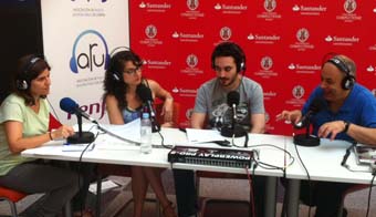 Representants de la ràdio de la Universitat.